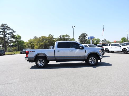Used 2022 Ford F250 Lariat w/ Lariat Ultimate Package AWD/4WD image 2