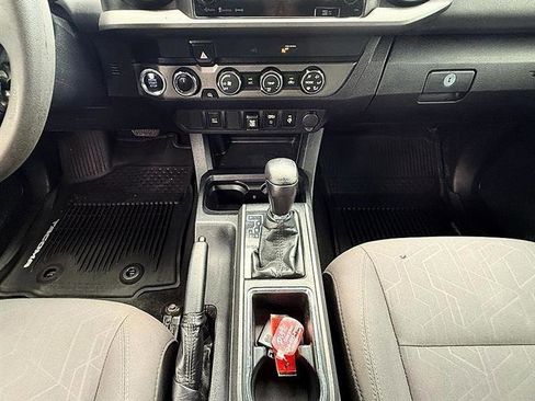 Used 2019 Toyota Tacoma TRD Off-Road AWD/4WD image 31