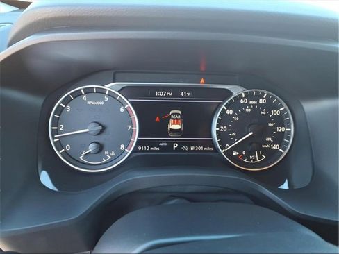 Used 2025 Nissan Rogue SV w/ SV Premium Package image 14