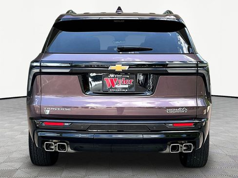 Used 2025 Chevrolet Traverse High Country FWD image 5