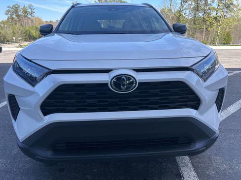 Used 2021 Toyota RAV4 LE image 24