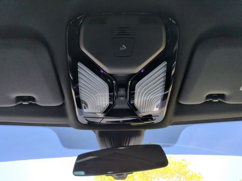 Used 2021 BMW X5 sDrive40i w/ M Sport Package RWD image 32
