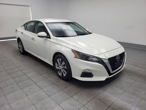 Used 2022 Nissan Altima 2.5 S FWD image 13