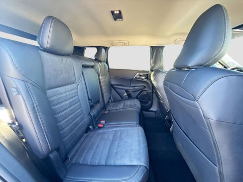 New 2026 Mitsubishi Outlander SE image 30