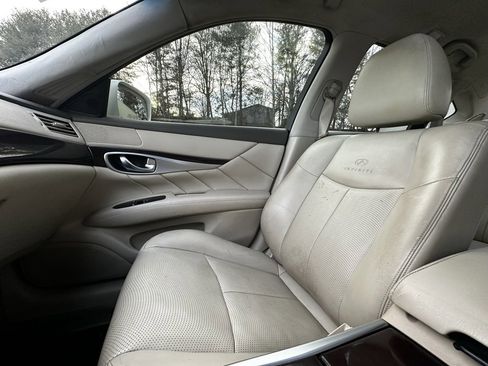 Used 2013 INFINITI M37 w/ Premium Pkg image 15