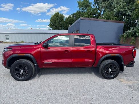 Used 2024 GMC Canyon Elevation w/ Convenience Package AWD/4WD image 2