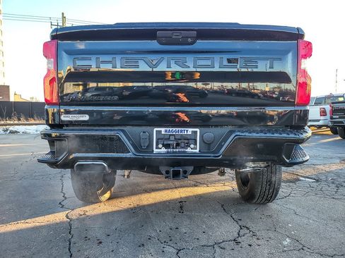 Used 2022 Chevrolet Silverado 1500 LT Trail Boss w/ Bed Protection Package image 4