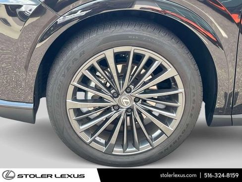 Used 2025 Lexus RX 350 Premium w/ Accessory Package AWD/4WD image 8