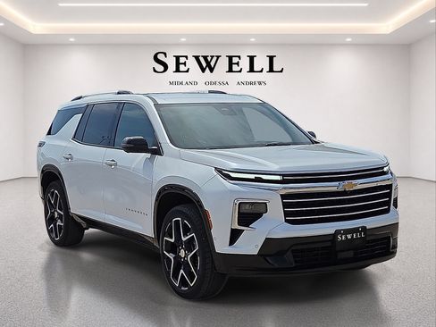 Used 2025 Chevrolet Traverse High Country FWD image 6