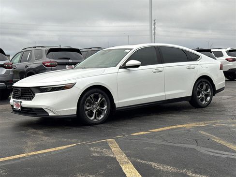 Certified 2023 Honda Accord EX image 5