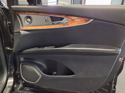 Used 2019 Lincoln Nautilus Reserve image 14