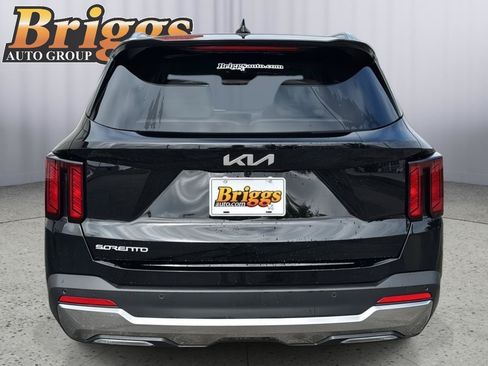 Used 2025 Kia Sorento EX FWD image 5