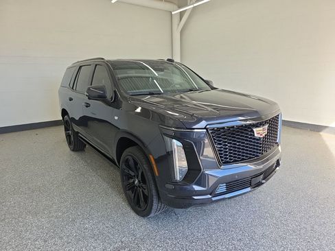 Used 2025 Cadillac Escalade Sport Platinum image 7