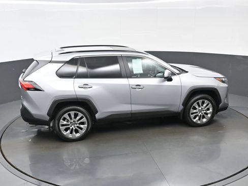 Used 2025 Toyota RAV4 XLE Premium w/ Weather Package AWD/4WD image 43