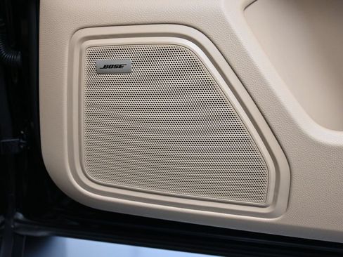 Certified 2026 Porsche Macan AWD/4WD image 30