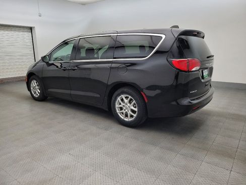 Used 2023 Chrysler Voyager LX FWD image 3