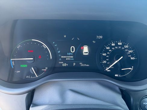 Used 2025 Toyota Sienna XLE FWD image 15