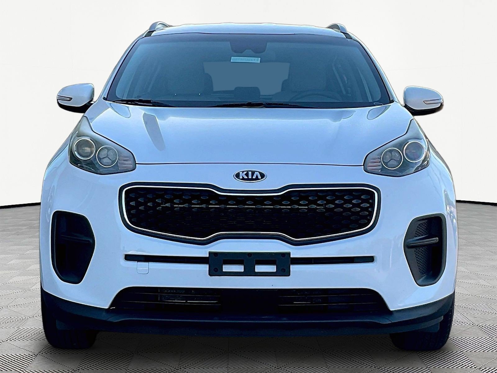 Used 2018 Kia Sportage LX w/ LX Technology Package FWD image 2