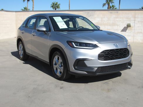 Used 2025 Honda HR-V LX image 2