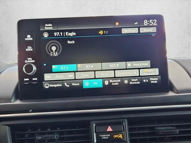 Used 2024 Honda Pilot Touring image 11