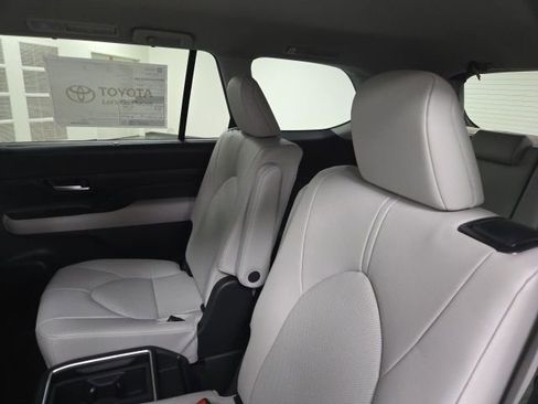 New 2026 Toyota Grand Highlander AWD image 18