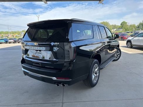 New 2025 Chevrolet Suburban Premier image 5