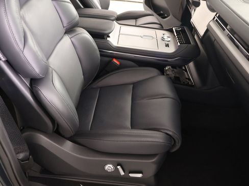 New 2026 Lincoln Navigator Premiere AWD/4WD image 14