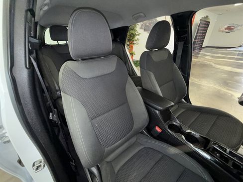 Used 2023 Chevrolet Bolt EUV LT image 19