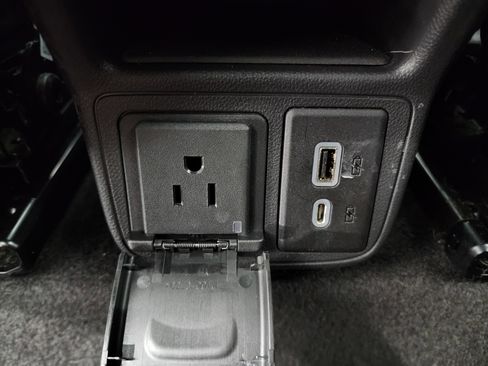 Used 2022 Chevrolet TrailBlazer RS w/ Convenience Package image 34