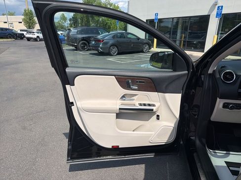Used 2021 Mercedes-Benz GLA 250 4MATIC image 24