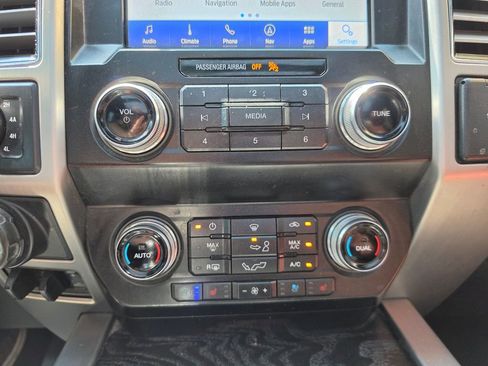 Used 2019 Ford F150 Platinum w/ Equipment Group 701A Luxury AWD/4WD image 26