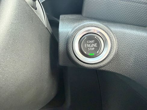 Used 2021 Chevrolet TrailBlazer LT w/ Convenience Package AWD/4WD image 11