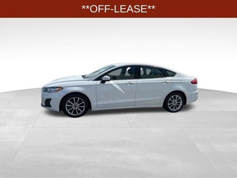 Used 2020 Ford Fusion SE image 4