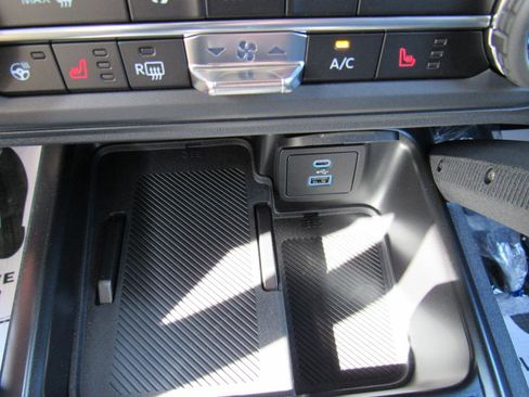 New 2025 Ford Bronco Badlands AWD/4WD image 23