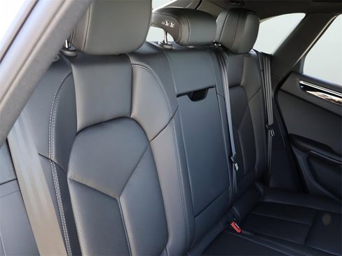 Used 2025 Porsche Macan image 13