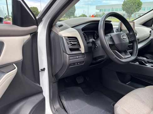 Used 2025 Nissan Rogue SV AWD/4WD image 36