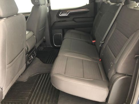 Used 2023 Chevrolet Silverado 1500 LT AWD/4WD image 9