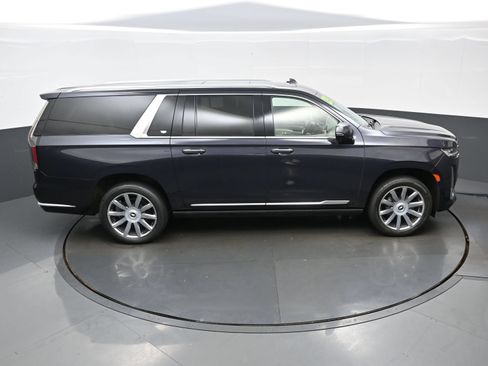 Used 2023 Cadillac Escalade ESV Premium Luxury Platinum AWD/4WD image 43