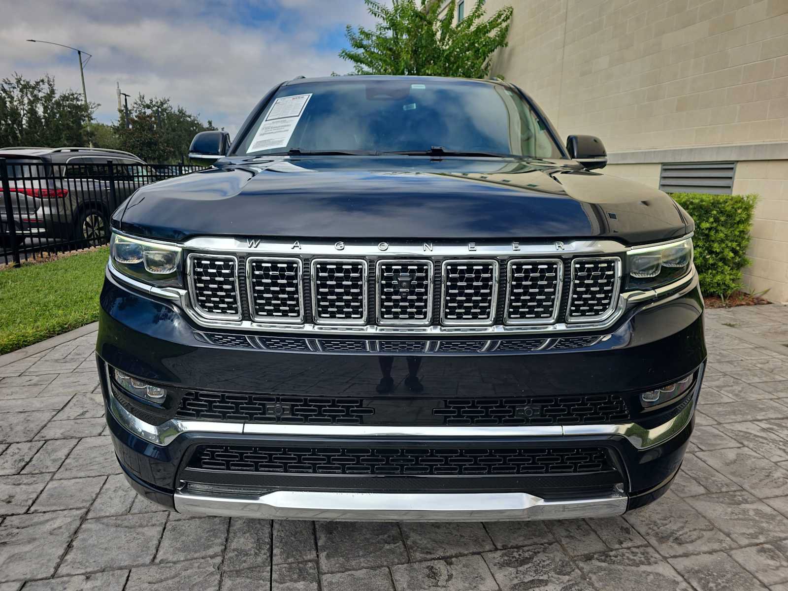 Used 2023 Jeep Grand Wagoneer Series II AWD/4WD image 2