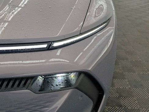 New 2026 Chevrolet Equinox EV LT image 10