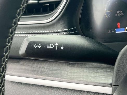 Used 2023 Jeep Grand Cherokee L Limited w/ Luxury Tech Group II image 25