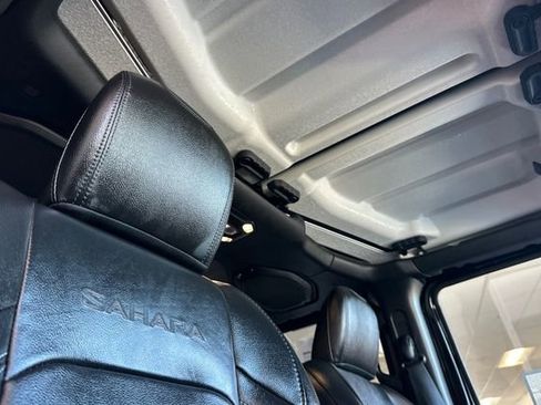 Used 2023 Jeep Wrangler Unlimited Sahara AWD/4WD image 20