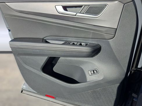 New 2026 Volkswagen Atlas Cross Sport SE image 21