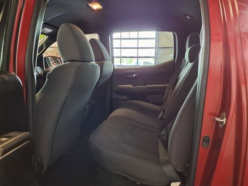 Used 2016 Toyota Tacoma TRD Sport image 14