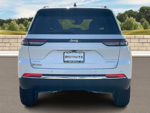 New 2025 Jeep Grand Cherokee Laredo X w/ Luxury Tech Group I image 4