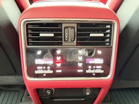 Used 2019 Porsche Cayenne AWD/4WD image 19