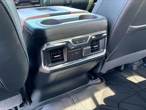 Used 2021 Chevrolet Silverado 1500 High Country w/ Technology Package AWD/4WD image 33