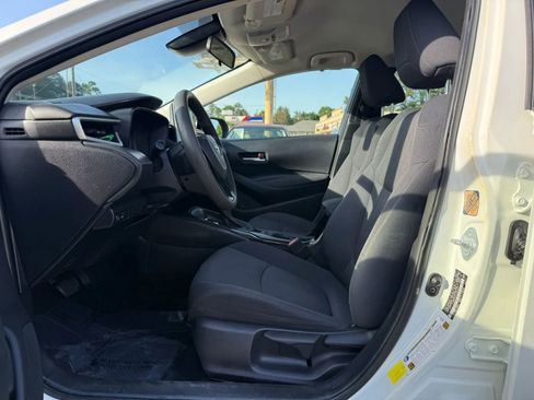 Used 2020 Toyota Corolla LE FWD image 13