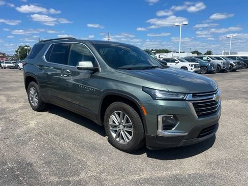 Used 2023 Chevrolet Traverse LT AWD/4WD image 3