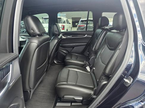 Used 2021 Cadillac XT6 Premium Luxury AWD/4WD image 15